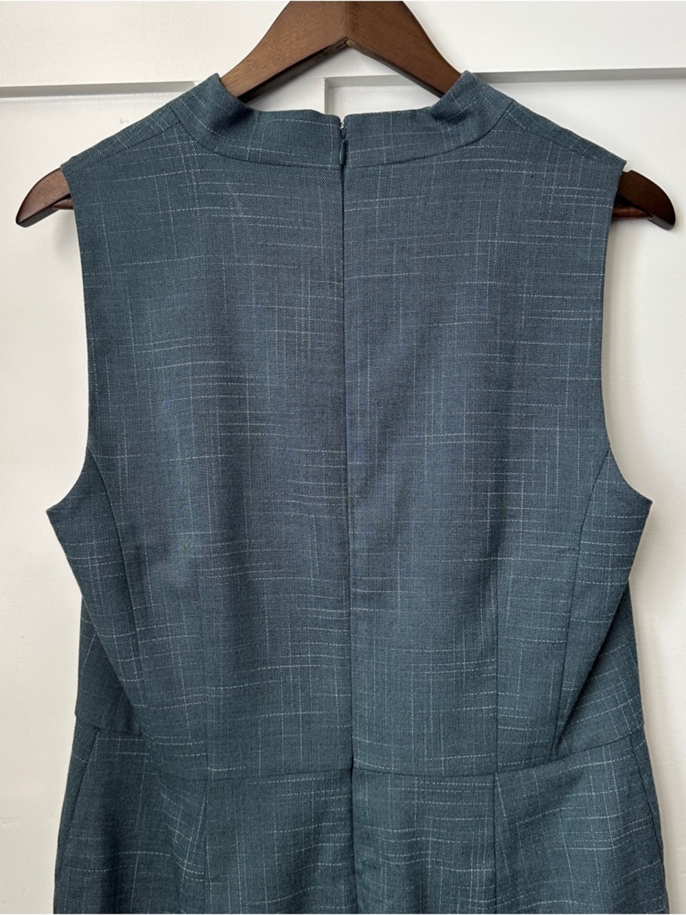 Ann Taylor Sleeveless Teal Sheath Dress with V-Notch - Picture 5 of 7